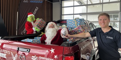 Santa Dave’s sleigh brings Christmas cheer Image