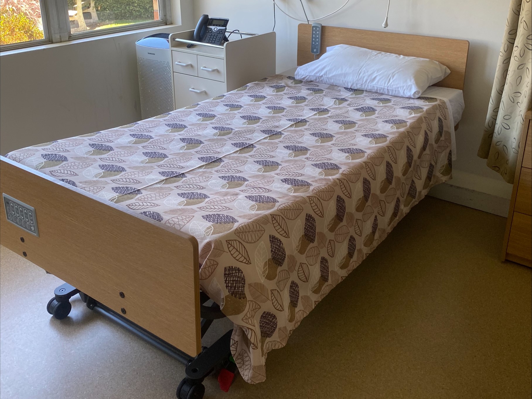 A Gift Of Comfort And Generosity Wait Family Donates Large Bed To Grampians Health Edenhope A Gift Of Comfort And Generosity Wait Family Donates Large Bed To Grampians Health Edenhope